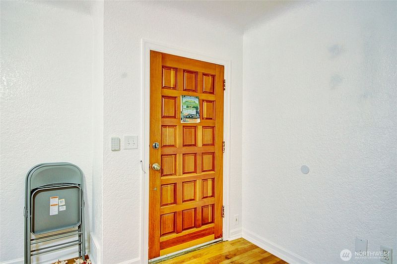 2nd image of 1135 E Orange Avenue