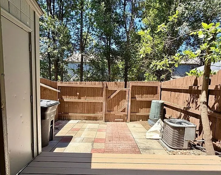 4184 Charleston Dr — Photo 22