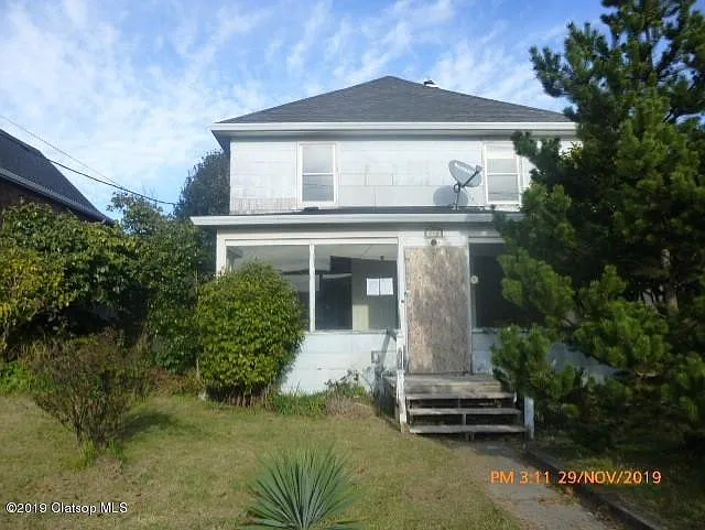 250 10th Ave photo 1