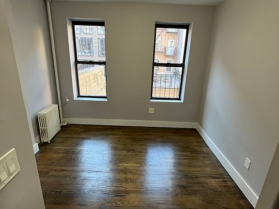 3rd image of 442 W 54th St APT 10
