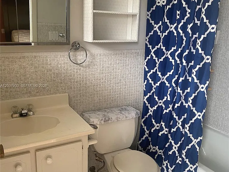 415 NE 2nd St #222 — Photo 8