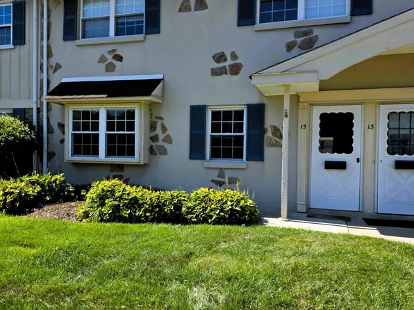 15 Kearney Dr, North Wales, PA 19454