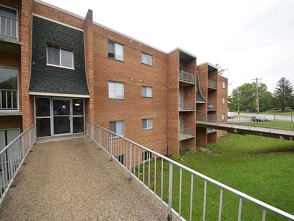 3rd image of 2936 Queen City Ave