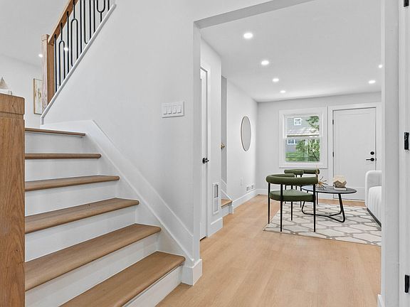 5th image of 44 Charlotte Street