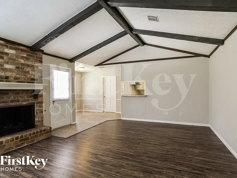 3811 Fernglade Dr — Photo 3