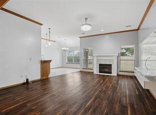1717 SW 33rd St, Moore, OK 73160