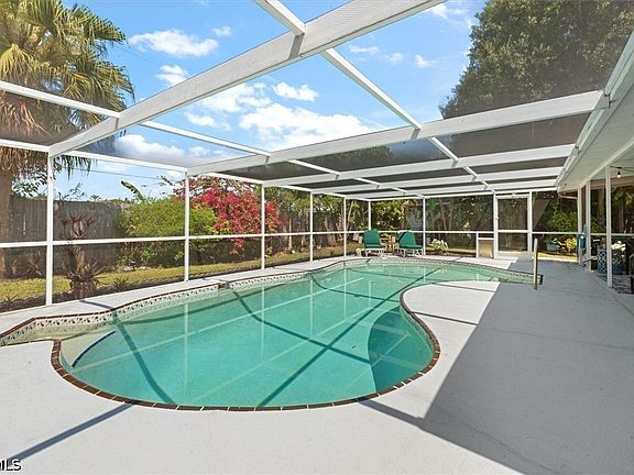 3rd image of 162 Brooks Rd