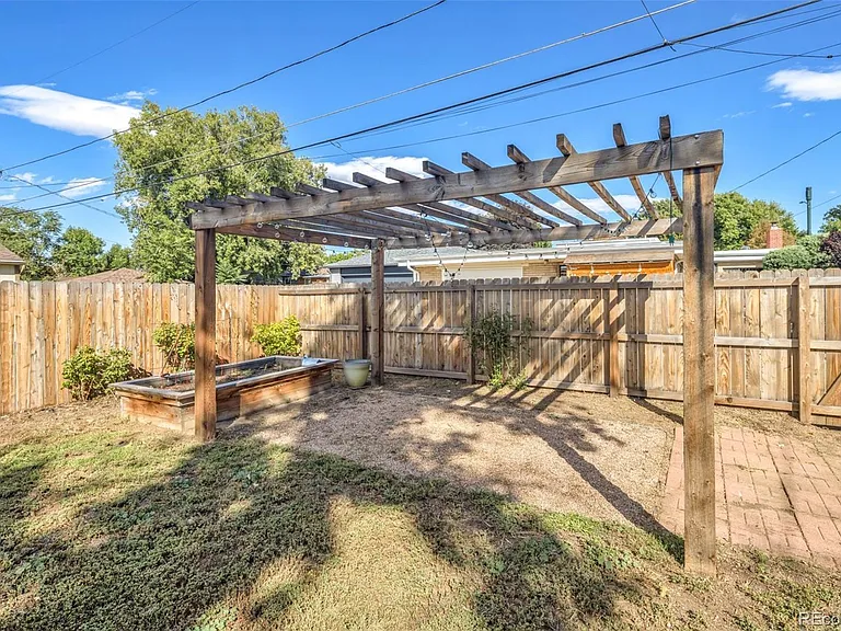 3300 Bellaire St — Photo 24