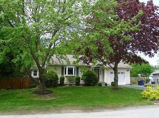 16 Amherst Rd, Red Hook, NY 12571