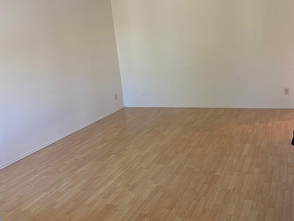 1st image of 570 S Mollison Ave