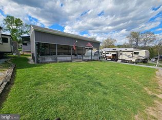 15&16 Poison Oaks, Falling Waters, WV 25419
