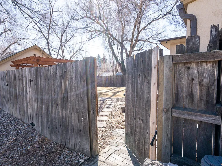 621 Cooper Ave #B — Photo 16