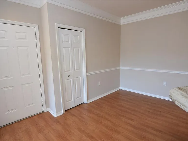 5122 Northridge Rd #202 — Photo 11