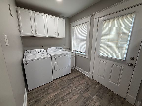 5th image of 2078 Walker Ave