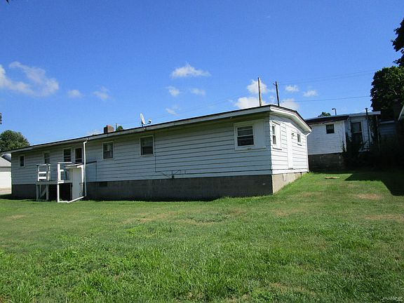 Clarke and Cole Rt 20 and Elm 089