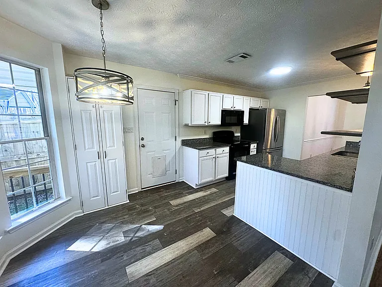 96 Angel Trce — Photo 4