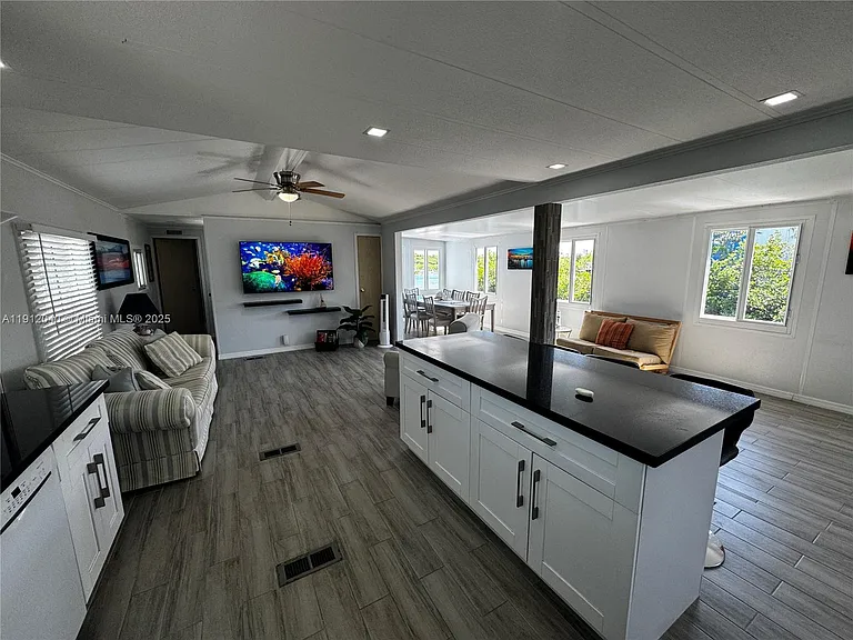 228 Orchid St — Photo 12