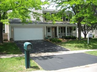 660 Iroquois Trl, Carol Stream, IL
