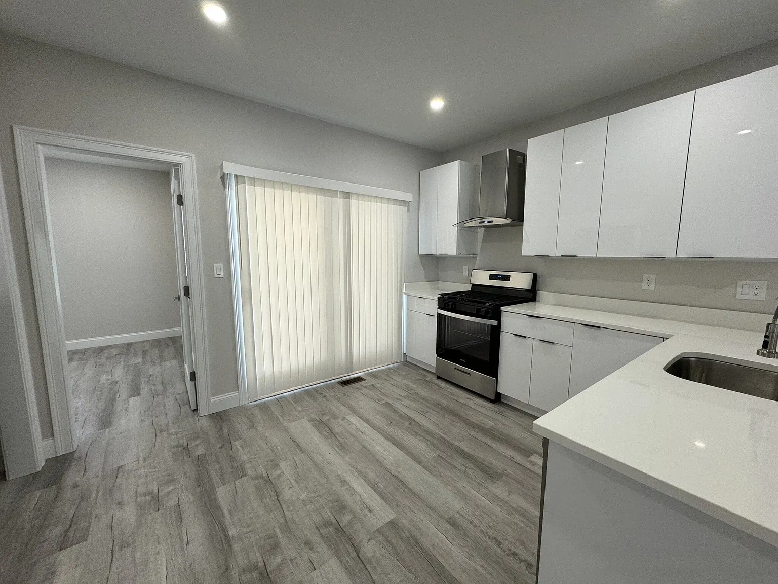 6 bed, $7,200 — Photo 3