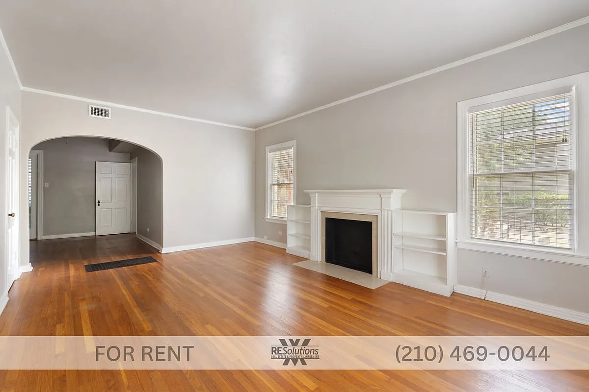 336 East Lullwood Avenue Unit 1 — Photo 2