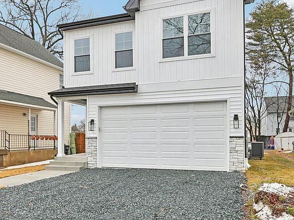 3rd image of 326 Thelma Ave