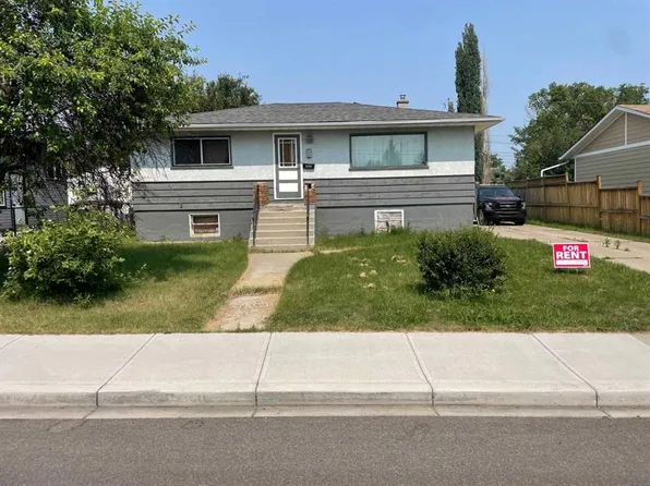 120 S 54th Ave NW, Calgary, AB T2K 0K2