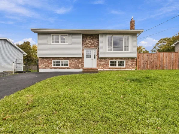 21 Gammon Cres, Halifax, NS B2W 5P2