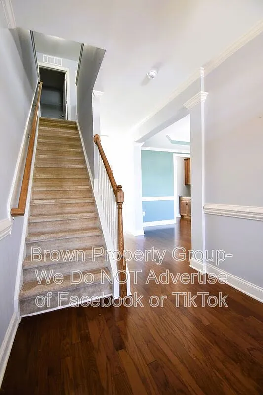 4 bed, 3.0 bath, 2388 sqft, $2,250 — Photo 3