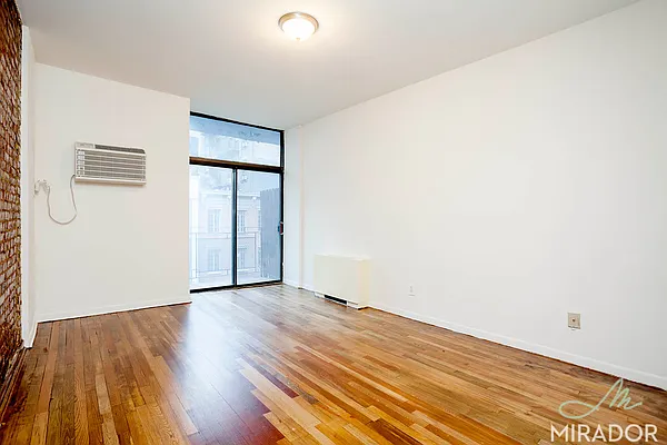 Rented by Mirador Real Estate | media 6