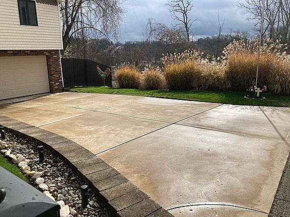 2nd image of 129 Woodward Dr