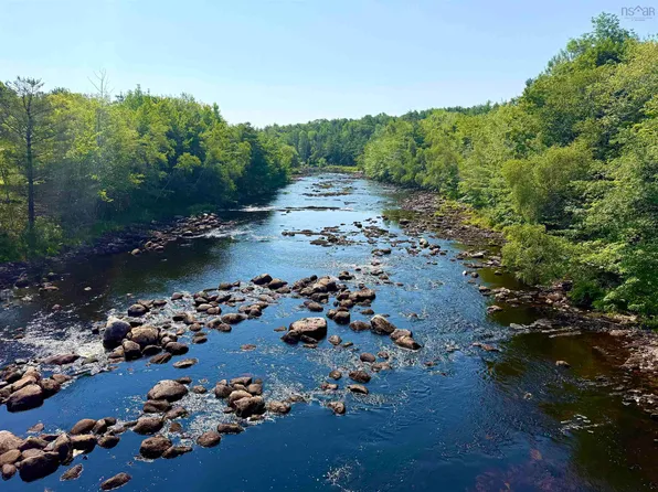 55 Zwicker Mill Rd, Lunenburg, NS B0R 1E0