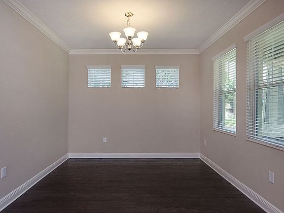 4th image of 6009 N Lynn Ave