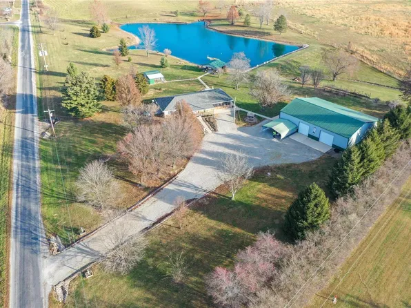 1342 N 100th St, Mulberry Grove, IL 62262