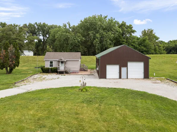 2303 Big Island Pkwy, Milan, IL 61264
