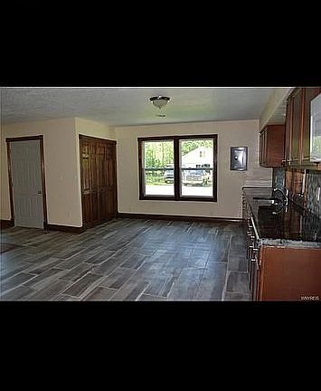 5th image of 481 Sycamore Ave