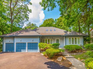 2 Ennis Ct, Bolingbrook, IL 60440