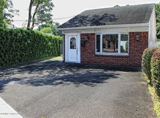 5086 Amboy Rd, Staten Island, NY 10312
