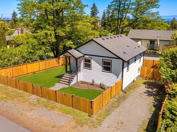 11558 Fremont Avenue N #A, Seattle, WA 98133