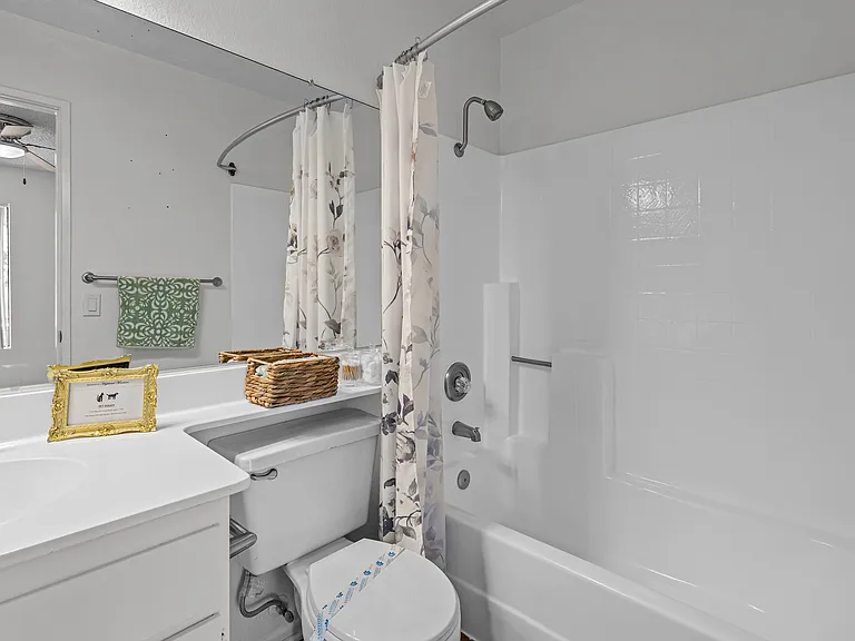 Highland Meadows — Photo 22