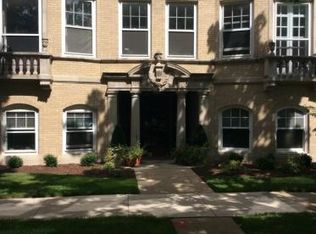 649 Hinman Ave, Evanston, IL 60202