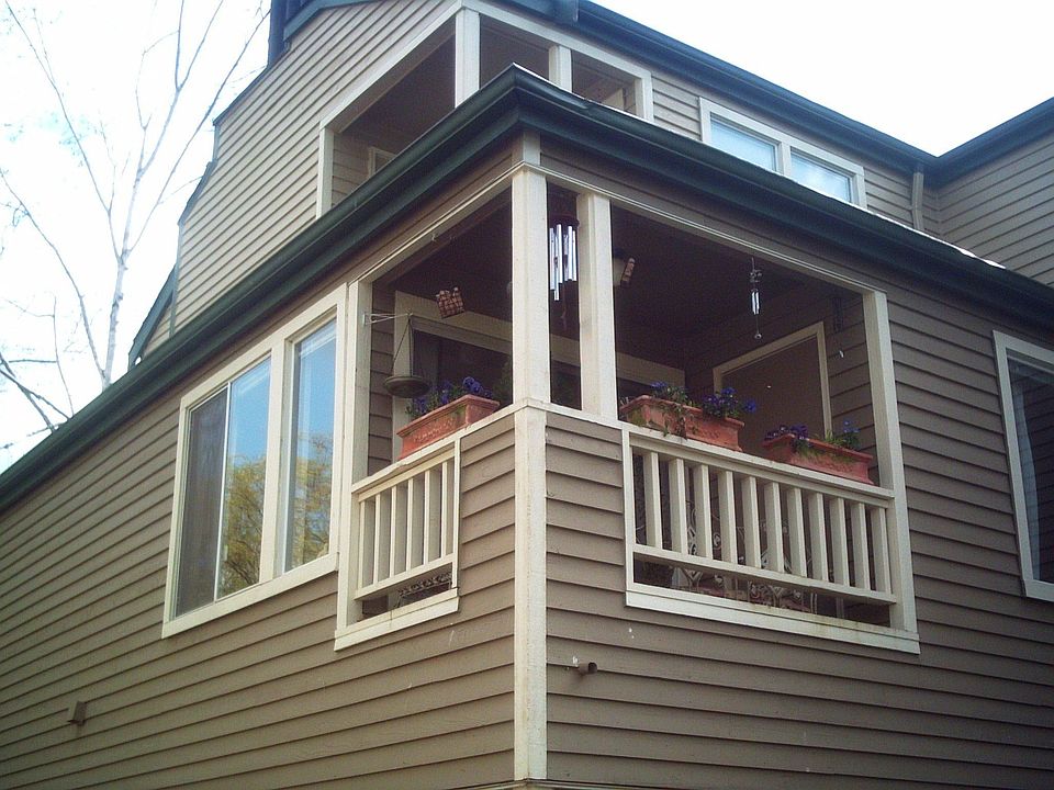 Corner unit 2nd floor