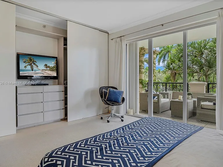 19227 Fisher Island Dr #19227 — Photo 25