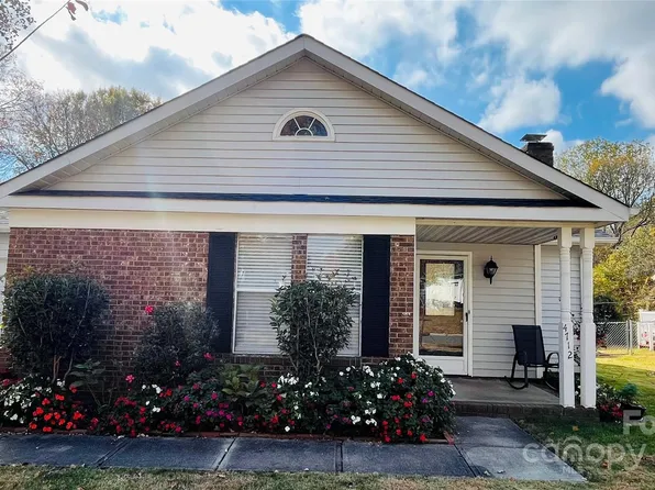 4712 Harri Ann Dr, Charlotte, NC 28227