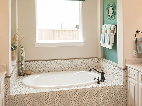 Plan 6020 Owner Bath