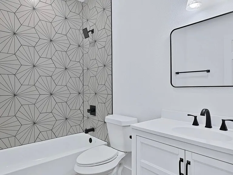 1027 W Coffin St — Photo 10