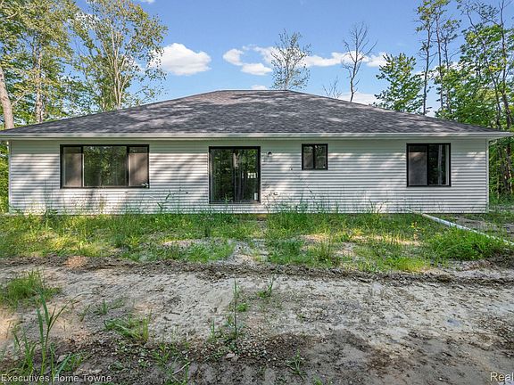 5th image of 4251 Janice Ct