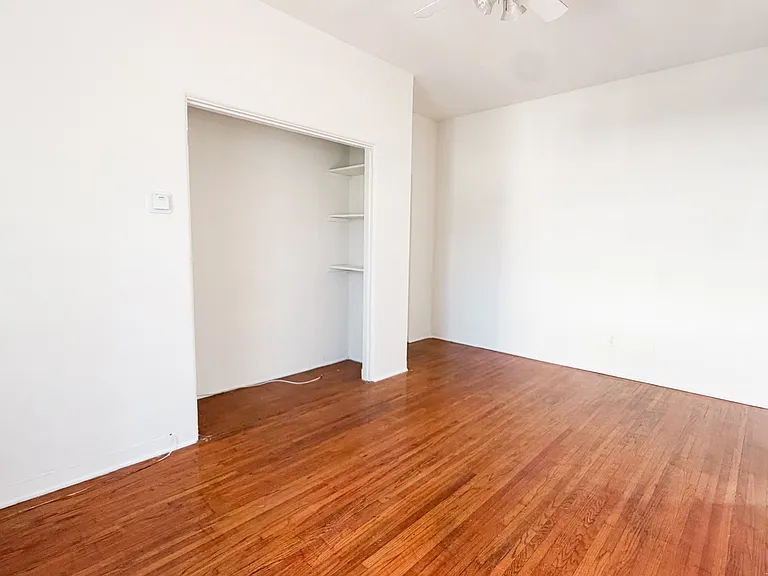 240 N Hoover St — Photo 2