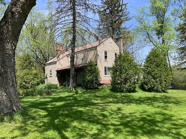 2nd image of 258 Hill Rd