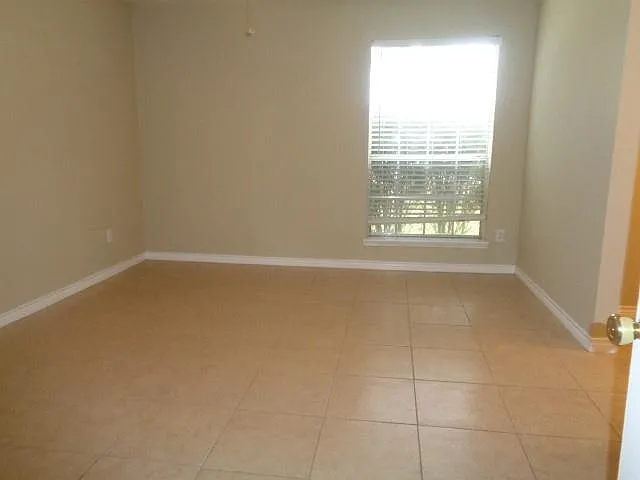 14022 Greenway Dr — Photo 23