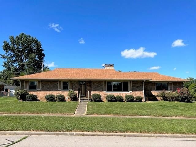 1st image of 1115 Oakwood Dr